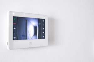 High-Quality Video & Audio
Clear video display with wide-angle view
High-quality audio for clear two-way communication
Night vision for low-light conditions